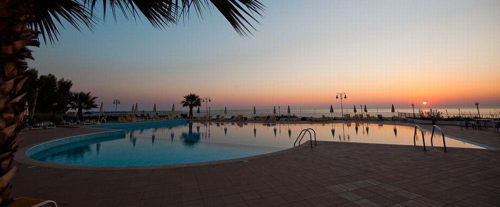 Club Esse Costa Dello Jonio Hotel Marina di Mandatoriccio Eksteriør billede