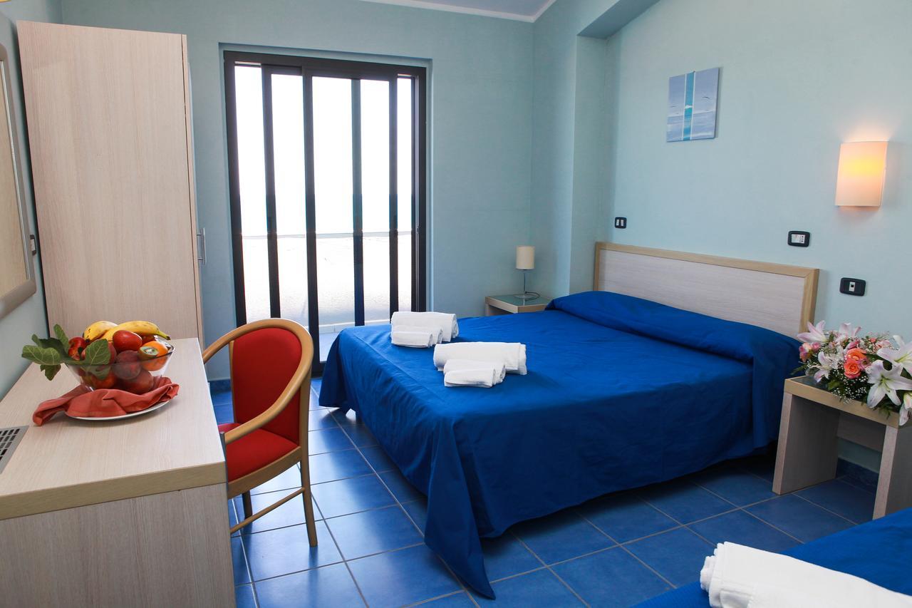 Club Esse Costa Dello Jonio Hotel Marina di Mandatoriccio Eksteriør billede