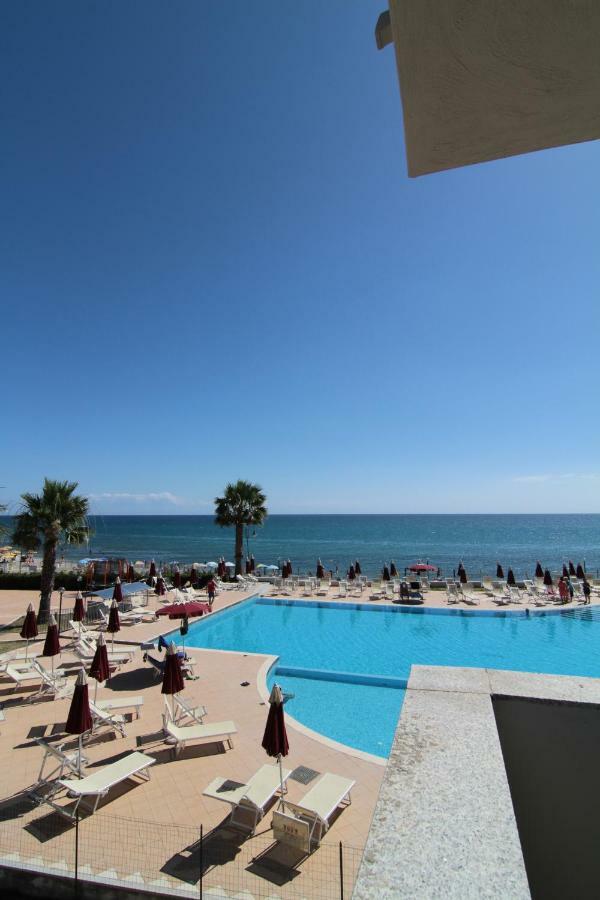 Club Esse Costa Dello Jonio Hotel Marina di Mandatoriccio Eksteriør billede