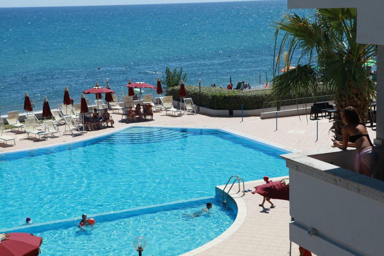 Club Esse Costa Dello Jonio Hotel Marina di Mandatoriccio Eksteriør billede