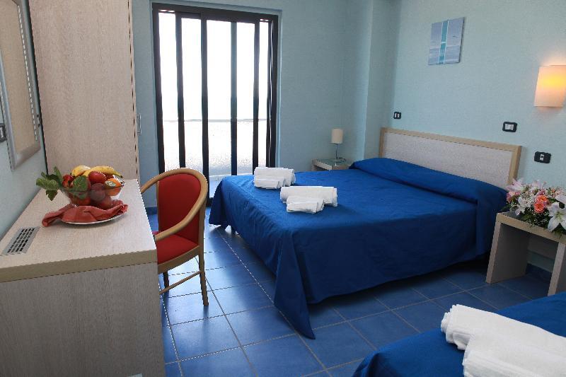 Club Esse Costa Dello Jonio Hotel Marina di Mandatoriccio Eksteriør billede