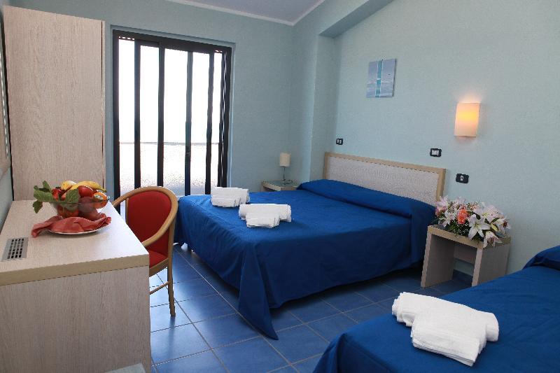 Club Esse Costa Dello Jonio Hotel Marina di Mandatoriccio Eksteriør billede